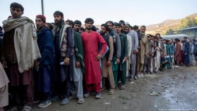 پاک افغان سرحد تقریباً بند، اقوام متحدہ کی انسانی امداد کے 724 ٹرک طورخم کے راستے افغانستان پہنچ گئے
