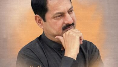 ؎ جاگن والیاں رَج کے لٹیا اے سوئے تسی وی او، سوئے اسیں وی آں لالی اکھیاں دی پئی دس دی اے روئے تسی وی او، روئے اسیں وی آں.....علی عباس کاظمی