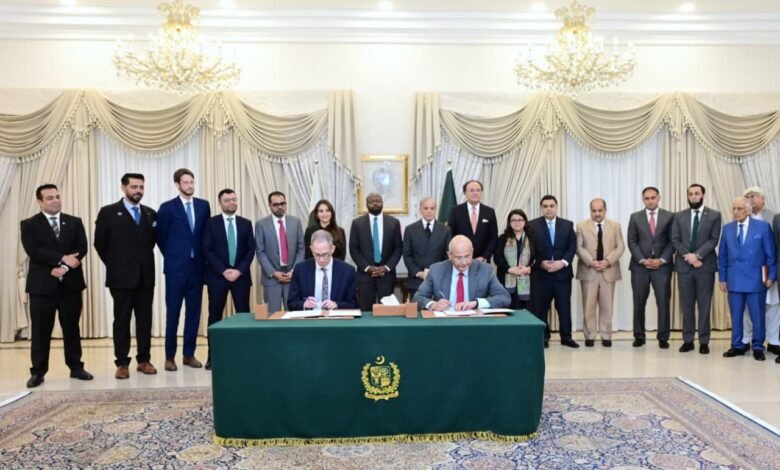 حکومت پاکستان اور گوگل کے درمیان اہم ایم او یو، نوجوانوں کو 150 ہزار کیریئر سرٹیفکیٹس اور اے آئی سہولیات فراہم کرنے کا اعلان
