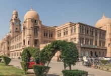 جعلی این او سی کیس: کے ایم سی محکمہ لینڈ کے دو افسران برطرف، اعلیٰ افسران کے کردار پر سوالات برقرار