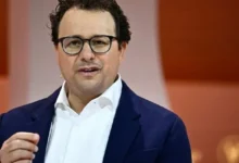 اے آئی کی دوڑ انسانیت کے لیے خطرہ بن سکتی ہے، ترقی روکنے کے بجائے مضبوط حفاظتی نظام ضروری ہیں: اینتھروپک کے سی ای او