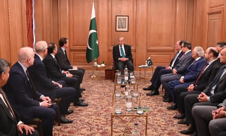 وزیراعظم شہباز شریف کی لندن میں عالمی مالیاتی اداروں کے اعلیٰ حکام سے اہم ملاقاتیں