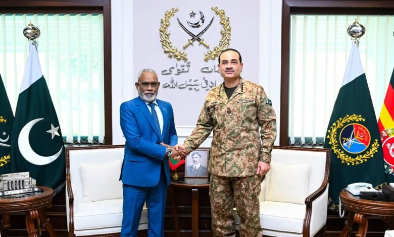 مالدیپ کی پیپلز مجلس کے اسپیکر کی جی ایچ کیو آمد، فیلڈ مارشل عاصم منیر سے ملاقات، علاقائی سلامتی و دوطرفہ تعاون پر تبادلہ خیال