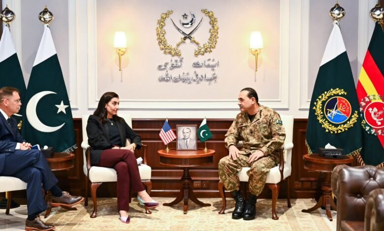 امریکی افغانستان وار کمیشن کے وفد کی جی ایچ کیو میں فیلڈ مارشل عاصم منیر سے ملاقات