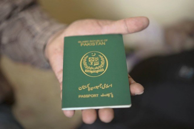 ایف آئی اے اینٹی کرپشن سرکل لاہور کی کارروائی، افغان شہری سمیت چار ملزمان گرفتار، غیر قانونی شناختی کارڈ اور پاسپورٹ کے حصول کا معاملہ بے نقاب