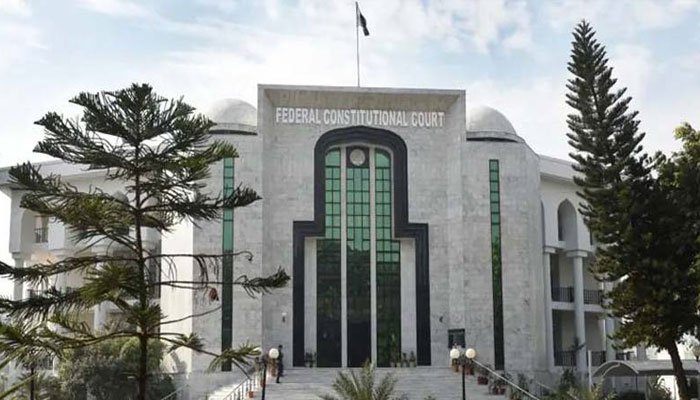 پاکستان:کام کی جگہ خواتین کو ہراساں کرنے کے خلاف اہم عدالتی فیصلہ، پیمرا کے سابق ڈی جی کی برطرفی برقرار