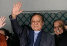 سرکاری منصوبوں پر سیاسی شخصیات کے نام: پاکستان میں شخصیت پرستی یا عوامی خدمت کی پہچان؟