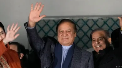 سرکاری منصوبوں پر سیاسی شخصیات کے نام: پاکستان میں شخصیت پرستی یا عوامی خدمت کی پہچان؟