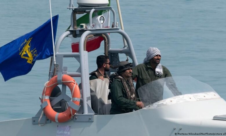 ایرانی پاسداران انقلاب کی بحریہ کا سات جہازوں کو نشانہ بنانے کا دعویٰ