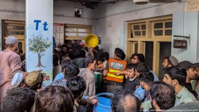 پشاور میں نجی اسکول کی چھت گرنے سے تقریباﹰ تین درجن بچے ہلاک, 50 سے زائد زخمی
