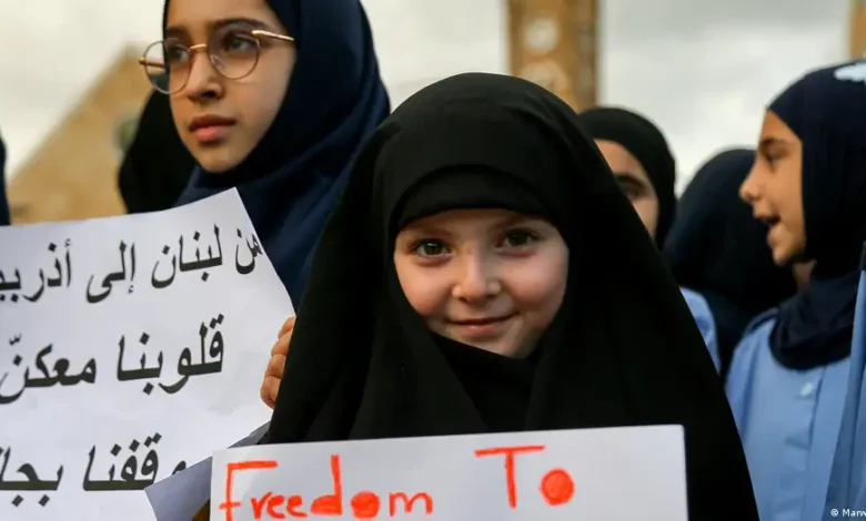 آذربائیجان میں احتجاج، بچے حجاب پر پابندی کے خلاف