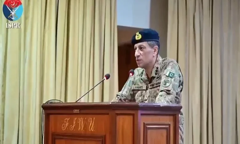 ڈی جی آئی ایس پی آر کی فاطمہ جناح ویمن یونیورسٹی کی طالبات اور فیکلٹی سے خصوصی نشست، قومی امور پر سوالات کے تفصیلی جوابات