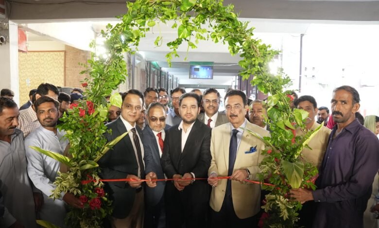 صوبائی وزیر ملک فیصل ایوب کھوکھر نے پنجاب یونیورسٹی میں پاکستان کے سب سے بڑے تین روزہ کتاب میلے کا افتتاح کر دیا