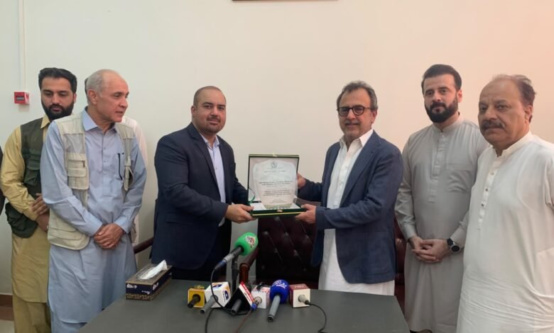 وفاقی وزیر توانائی کا 5 ارب 20 کروڑ روپے کے ڈی جی خان ایئرپورٹ اپ گریڈیشن منصوبے کا دورہ