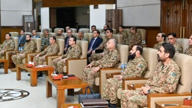 فیلڈ مارشل عاصم منیر کا کور ہیڈ کوارٹرز پشاور کا دورہ، انسدادِ دہشت گردی کی کارروائیاں جاری رکھنے اور آپریشنل تیاری برقرار رکھنے کی ہدایت