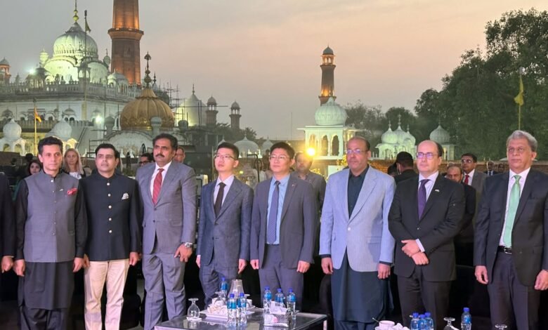 صوبائی وزیر چوہدری شافع حسین کی ہنگری کے سرمایہ کاروں کو پنجاب میں سرمایہ کاری کی دعوت، تجارت اور اقتصادی تعاون بڑھانے کے لیے حکومتی تعاون کی یقین دہانی؛ ہنگری کے سفیر ڈاکٹر زولتان ورگا کی تقریب کے انعقاد کو سراہا