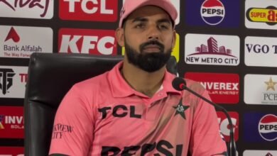 پاکستان کی انگلینڈ کے خلاف ایک وکٹ سے سنسنی خیز فتح،حارث رؤف اور شاداب خان کی شاہکار شراکت داری