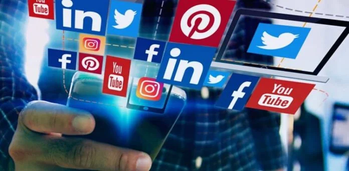پاکستان سوشل میڈیا کی آمدن پر ٹیکس کیسے لگائے گا؟